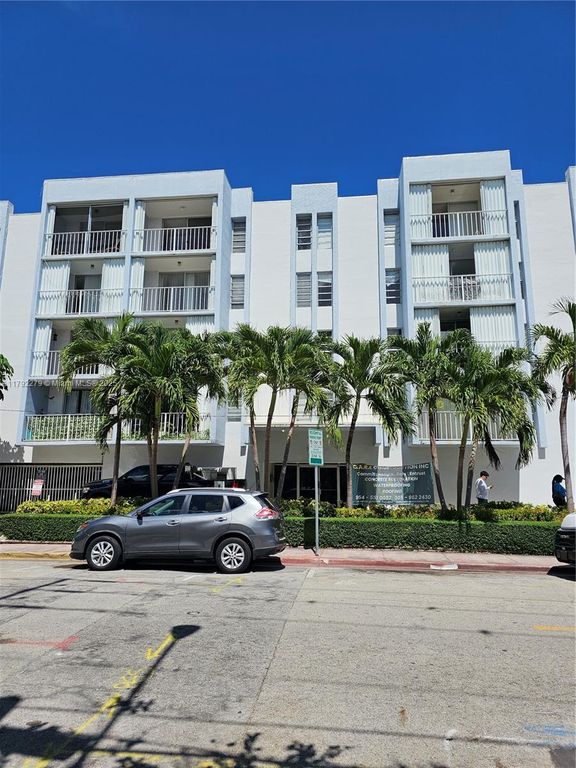 7705 Abbott Ave #206, Miami Beach, FL 33141