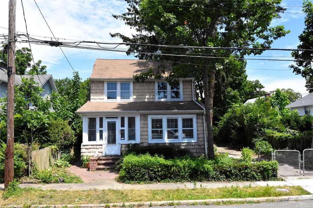 211 Winthrop Avenue, Westbury, NY 11590 Trulia