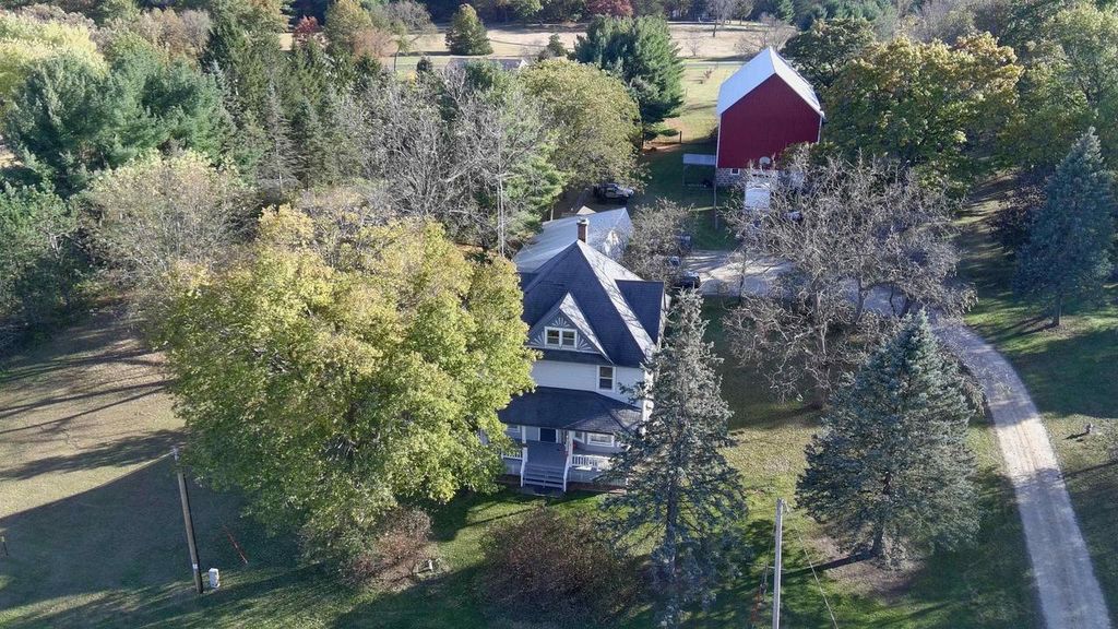 E7695B State 23/33 Road, Reedsburg, WI 53959 SingleFamily Home for