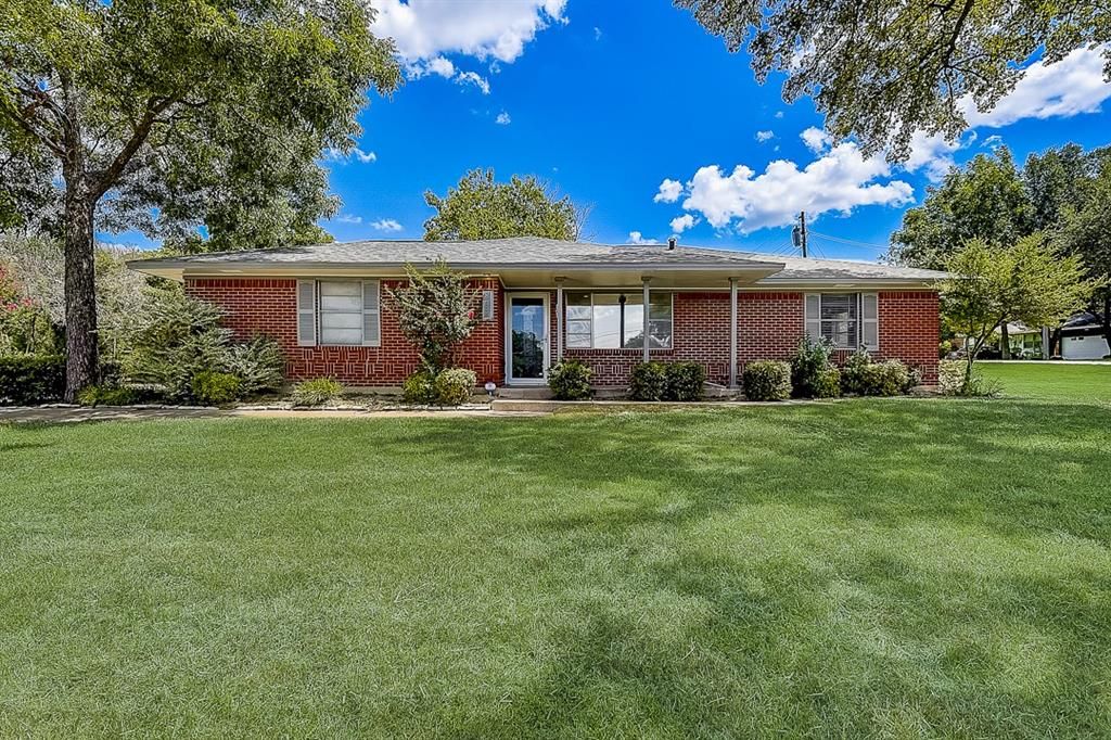 302 N Lyndalyn Ave, Desoto, TX 75115