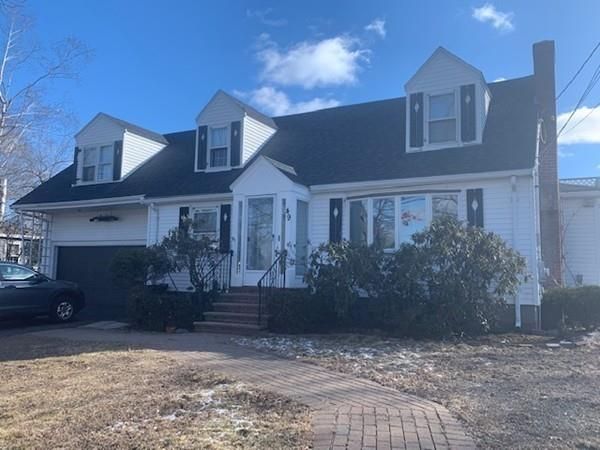 49 Cleveland Rd, Waltham, MA 02453