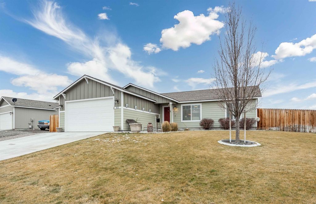 611 Botaka Loop, Benton City, WA 99320