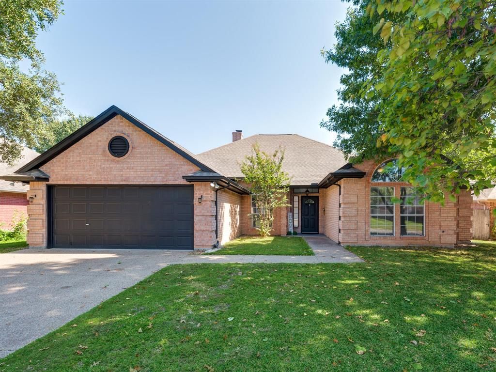 6307 Meadowmere Ln, Arlington, TX 76001