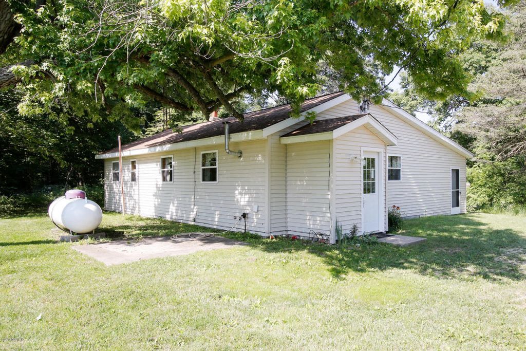 293 4th St, Plainwell, MI 49080 Trulia