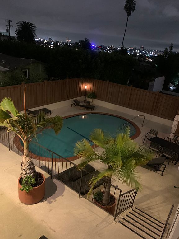 1010 Palm Ave #209, West Hollywood, CA 90069