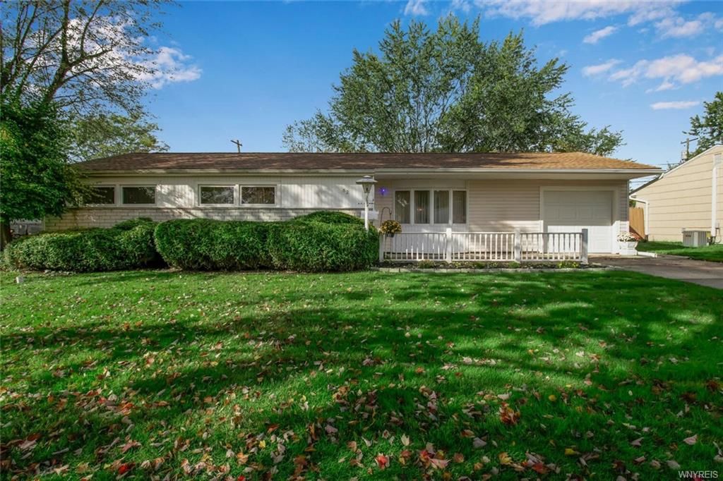 62 Fairview Dr, Depew, NY 14043