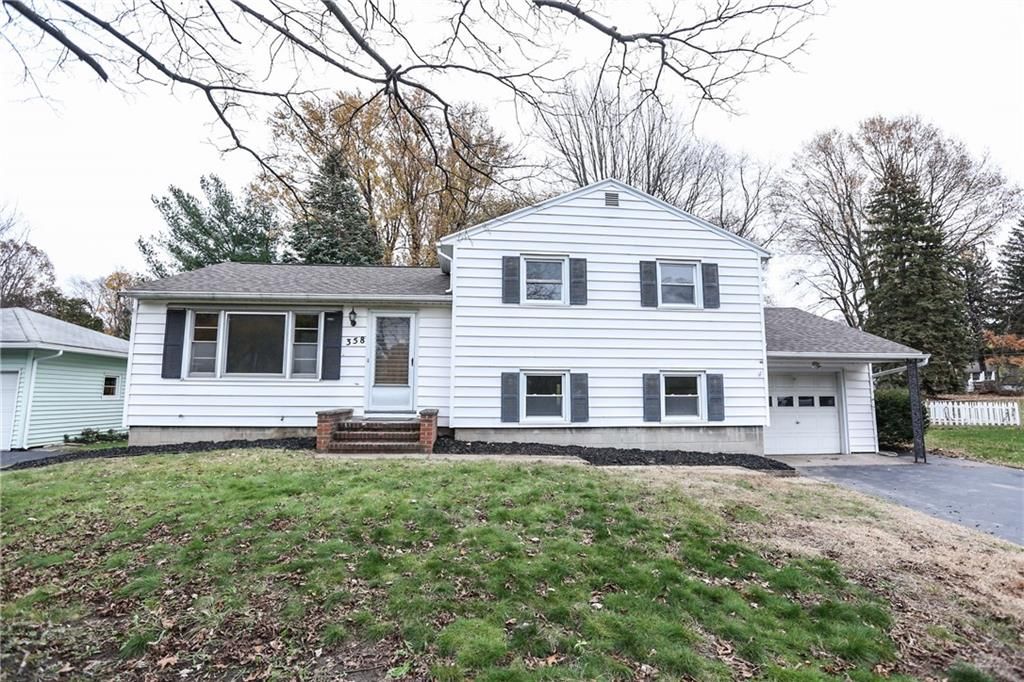 358 Whipple Ln, Rochester, NY 14622