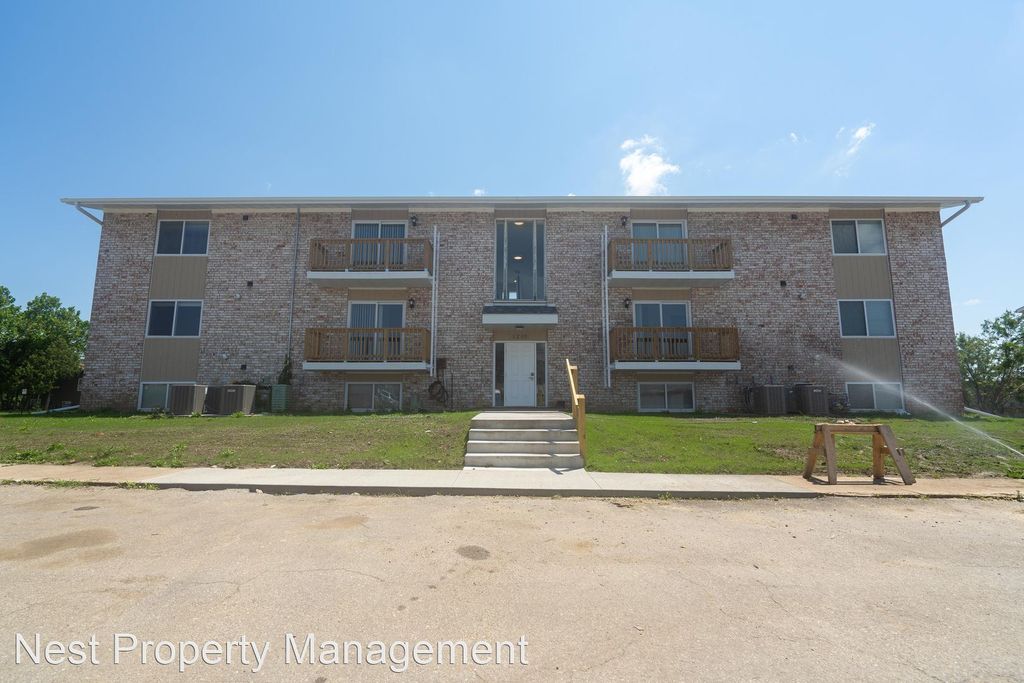 1210 Auburn Dr SW #N2, Cedar Rapids, IA 52404