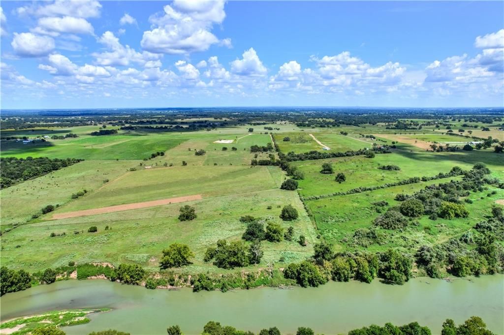 1545 Reinsch Rd, Smithville, TX 78957