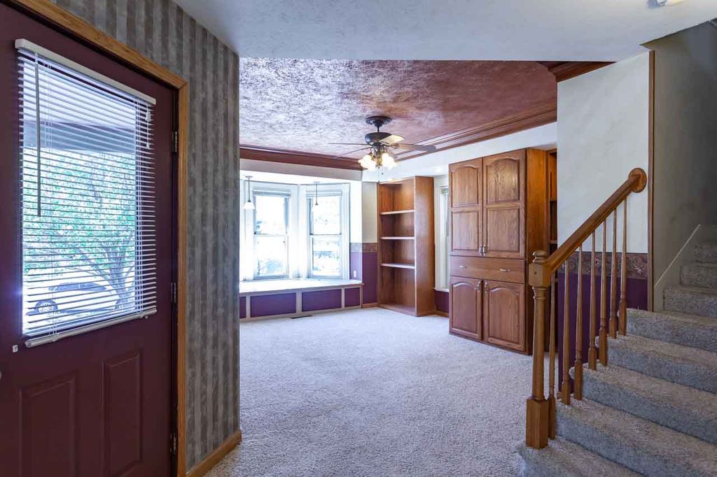 226 E 9th St, Newton, KS 67114