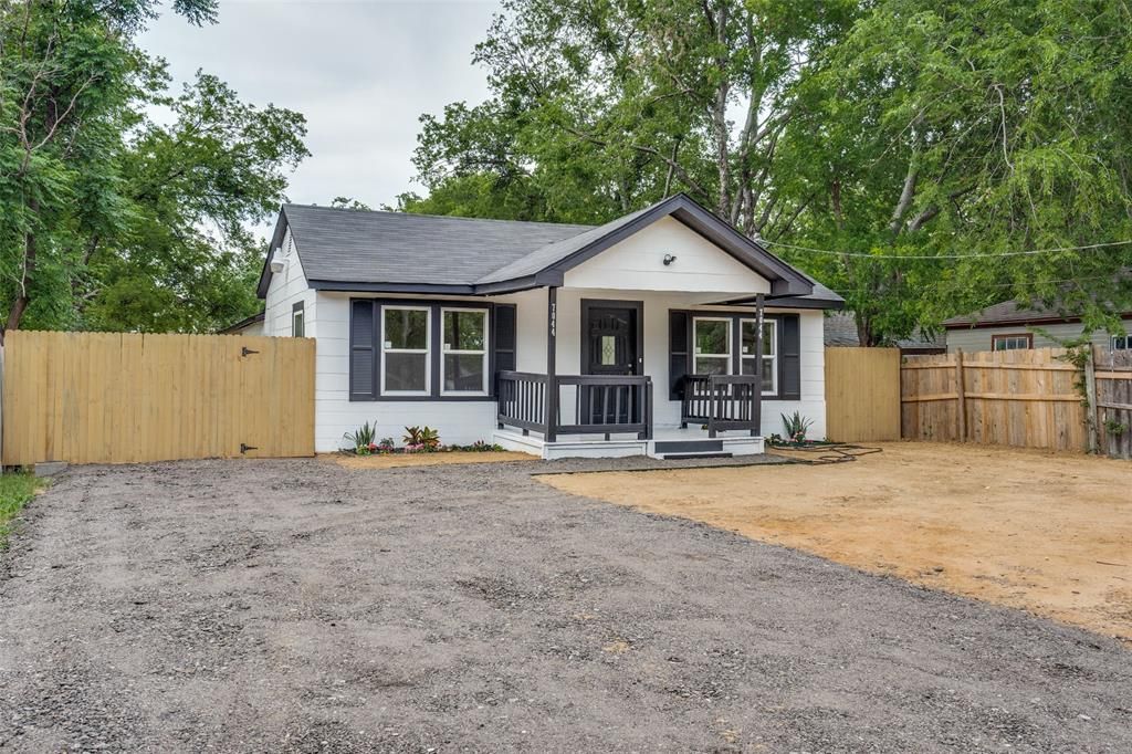 7044 Toland St, Dallas, TX 75227