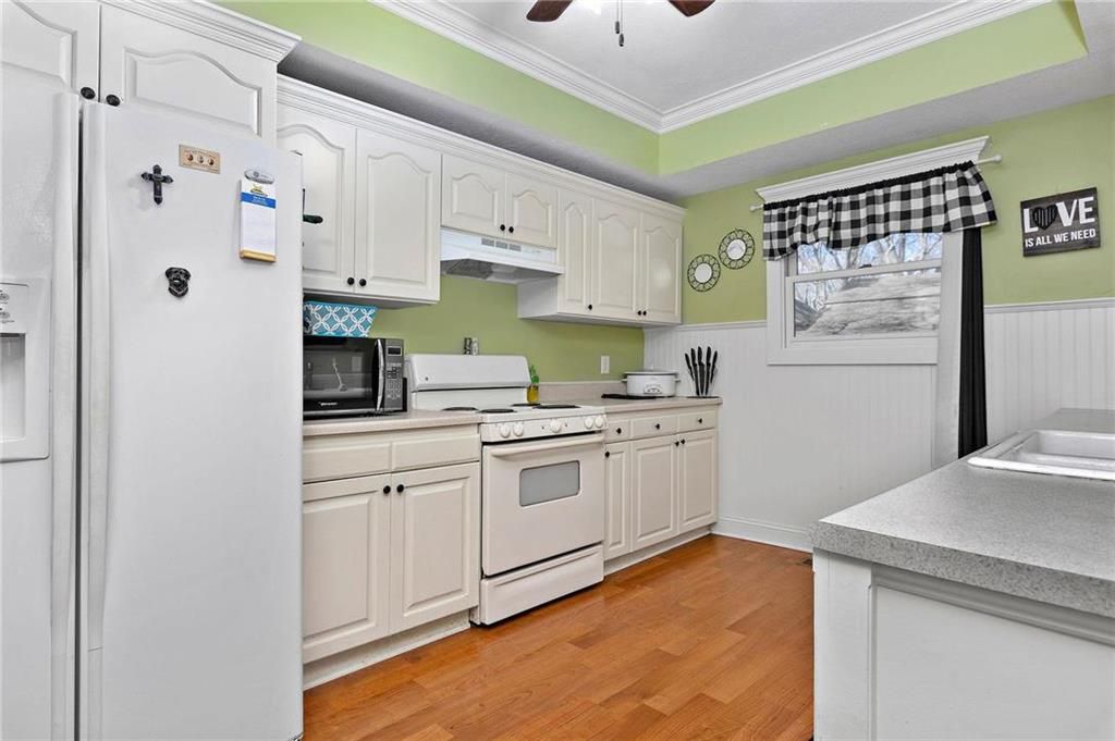 610 Jersey St, Baldwin City, KS 2 Bed, 2 Bath SingleFamily Home 22