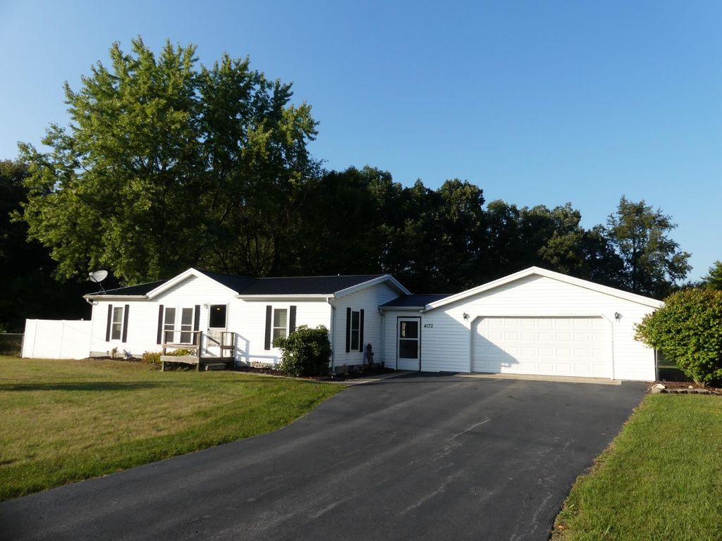 4170 Old Orchard Ln, Wheatfield, IN 46392
