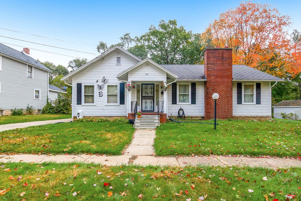914 N Monroe St, Albion, MI 49224