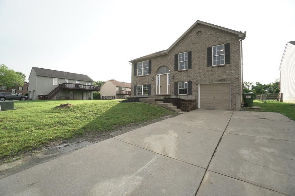 1866 Princess Ct, Hebron, KY 41048