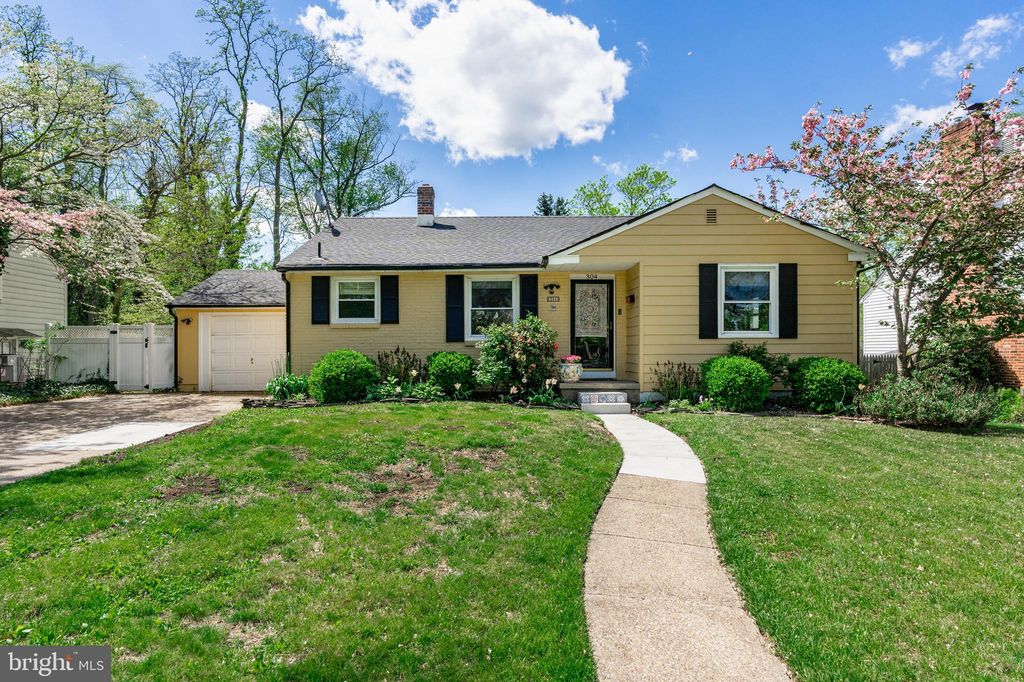 304 Covered Bridge Rd, Cherry Hill, NJ 08034