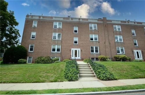 5 Robin Rd #5A, West Hartford, CT 06119
