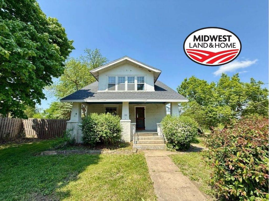 512 N  9th St, Hiawatha, KS 66434