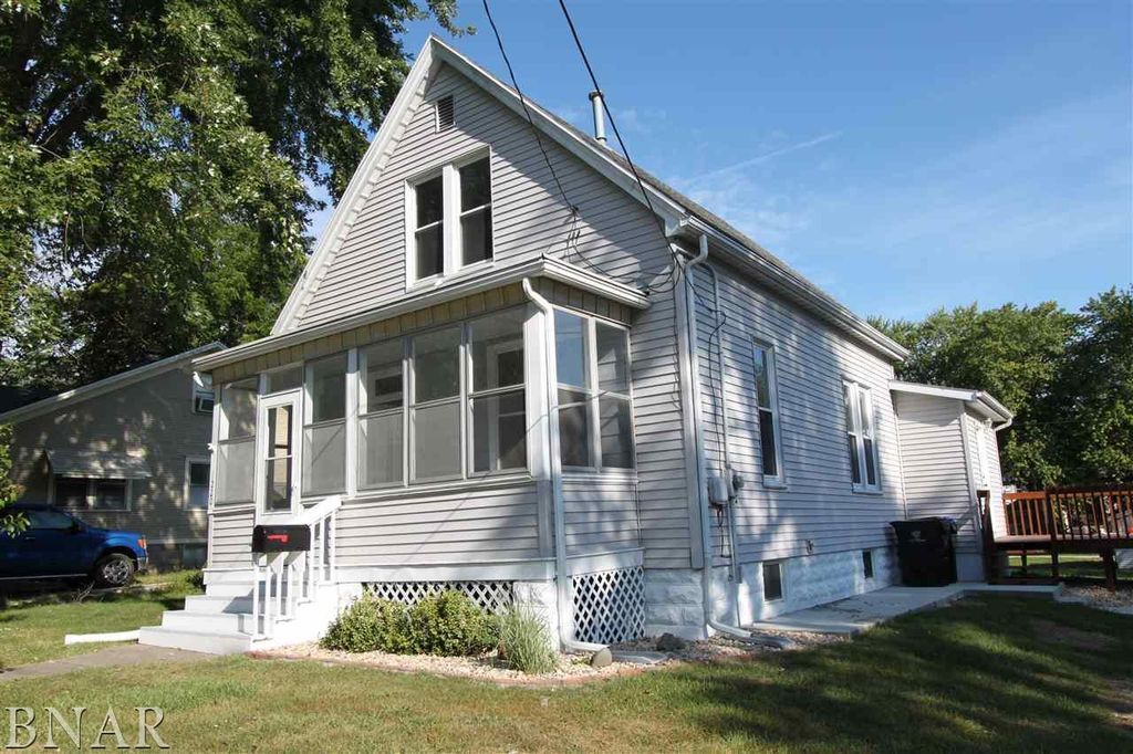 1220 E Oakland Ave, Bloomington, IL 61701 See Estimated Value