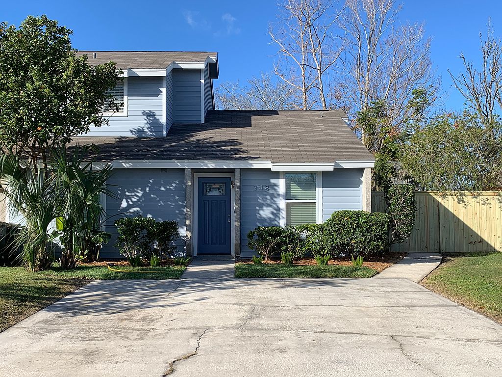 348 Aquatic Dr, Atlantic Beach, FL 32233