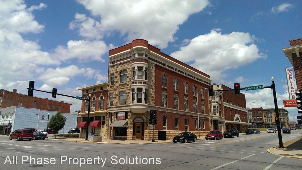 731 Maine St #1/2, Quincy, IL 62301