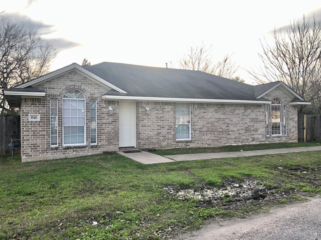 816 Avenue A, College Station, TX 77840