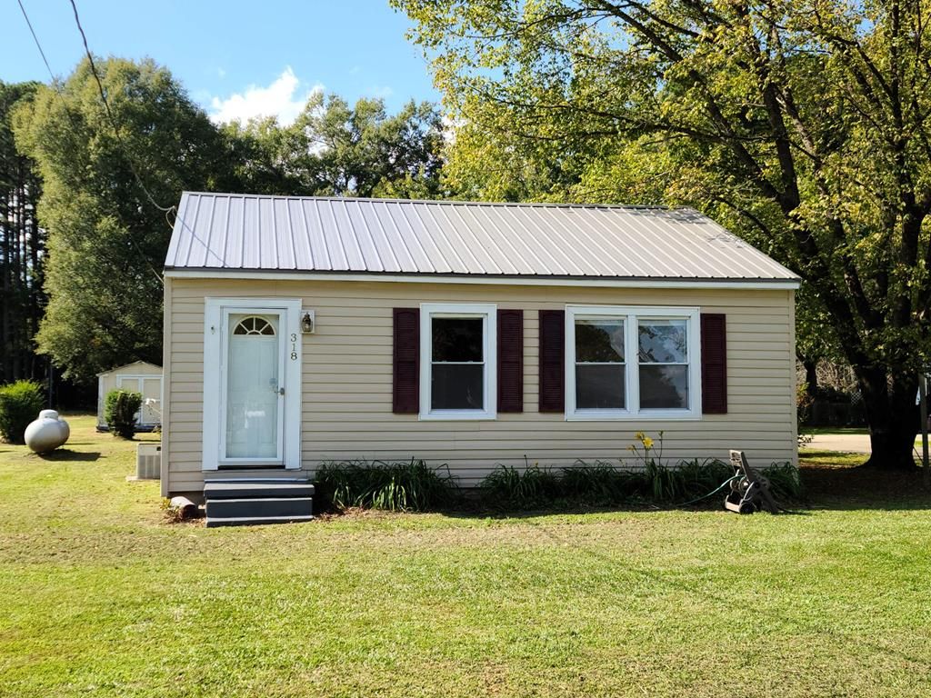 318 Susan St, Jarratt, VA 23867