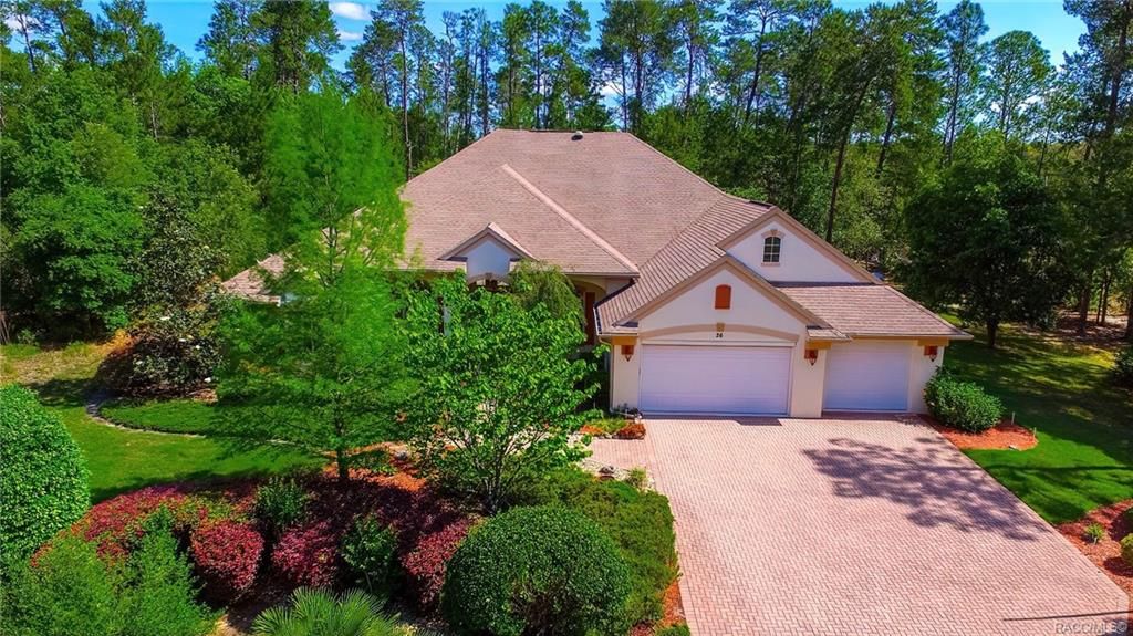 26 Village Center Dr, Homosassa, FL - 3 Bed, 3 Bath Single-Family Home