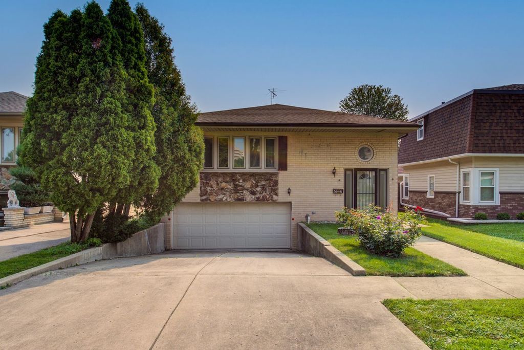 5651 N Fairview Ave, Chicago, IL 60631