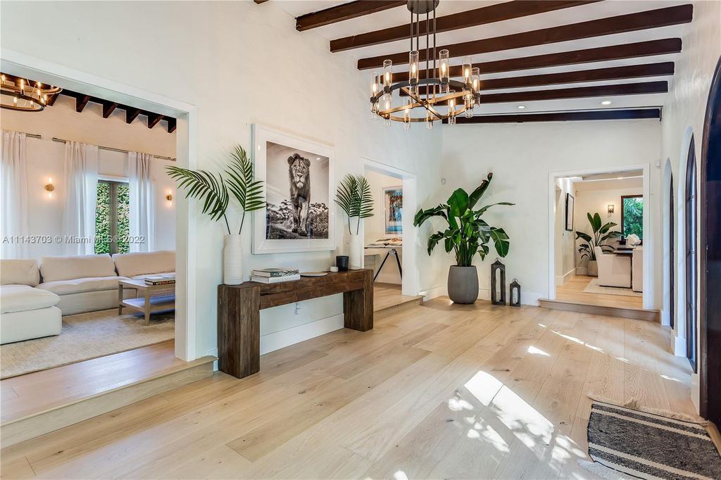 4422 Alton Rd, Miami Beach, FL 33140