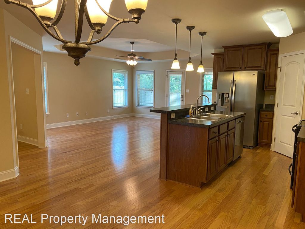 212 Grantham Cir, Madison, AL 35756