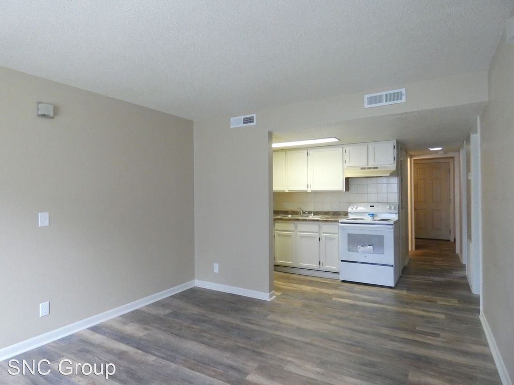 509 Cherry Ln, Newton, KS 67114