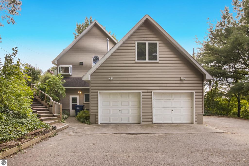 6232 Center Rd, Traverse City, MI 49686 MLS# 1938438 Trulia