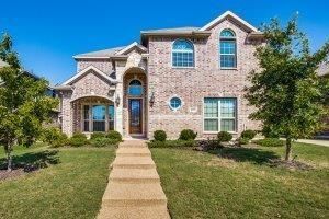 1829 River Run Dr, Desoto, TX 75115