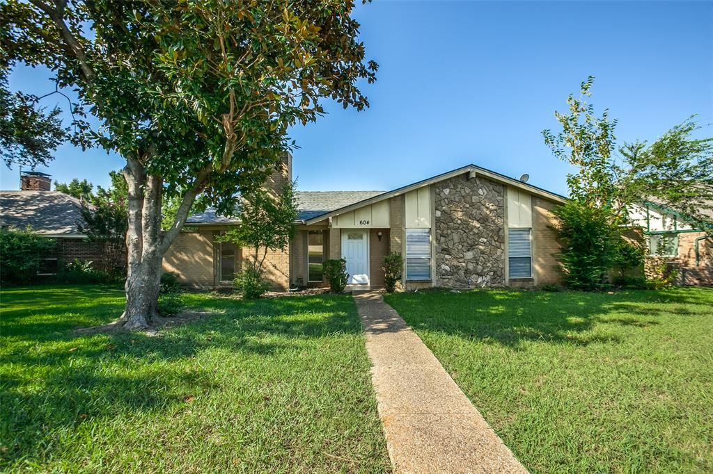 604 Woodhill Cir, Richardson, TX 75081