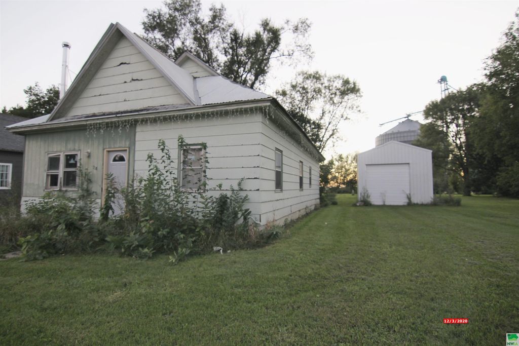 718 Henrietta Ave, Palmer, IA 50571