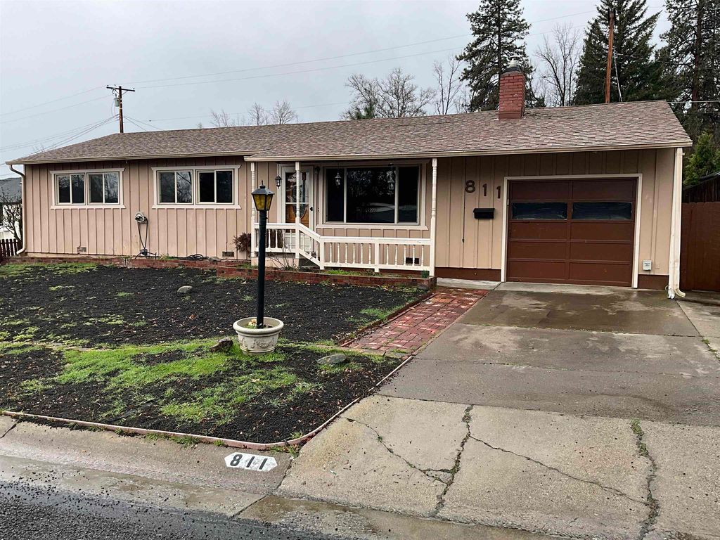 811 Oak St, Yreka, CA 96097 MLS 20240173 Trulia