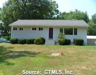 19 Dayton Rd, Waterford, CT 06385