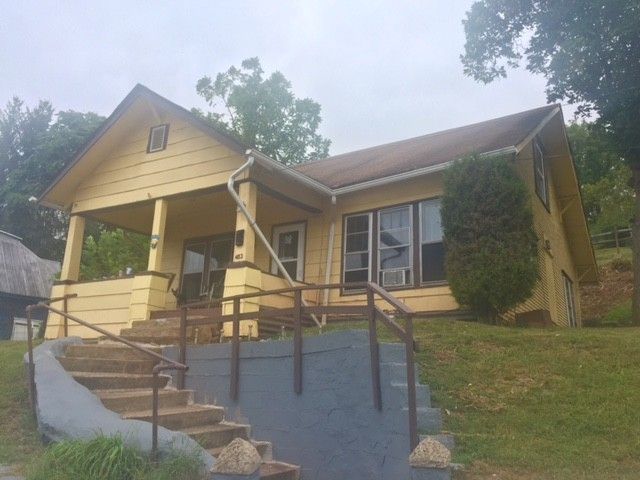 403 Center St, Spencer, WV 25276