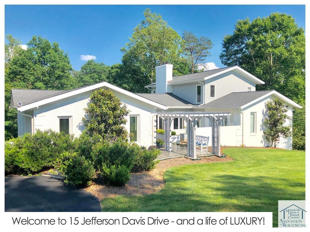 15 Jefferson Davis Dr, Martinsville, VA 24112