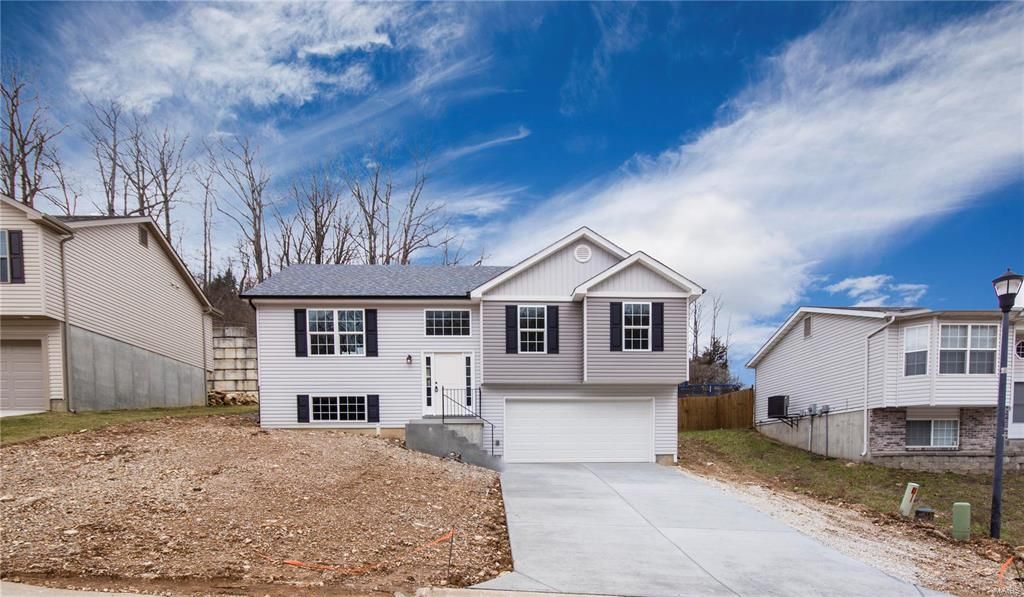 4745 Land Rush Dr, House Springs, MO 63051