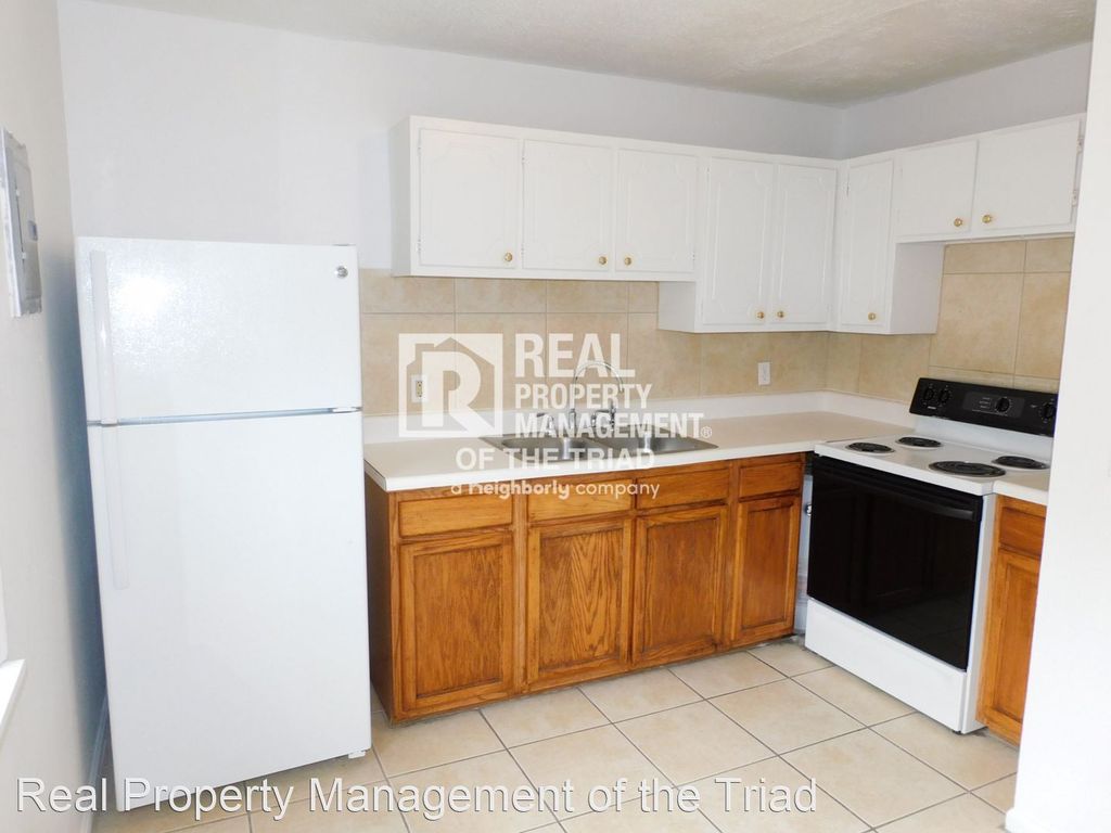 1504 Autumn Dr #C, Greensboro, NC 27405