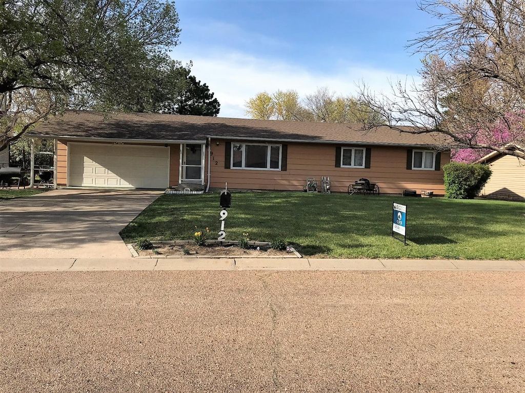 912 W 13th St, Larned, KS 67550 4 Bed, 1.8 Bath SingleFamily Home