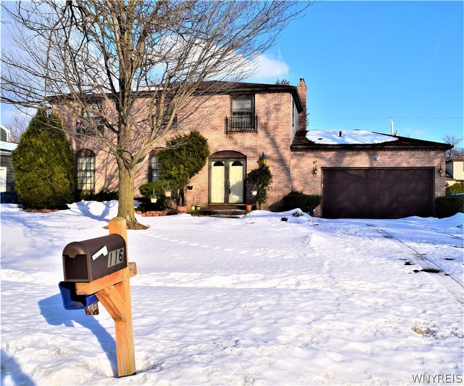 116 Telfair Dr, Williamsville, NY 14221
