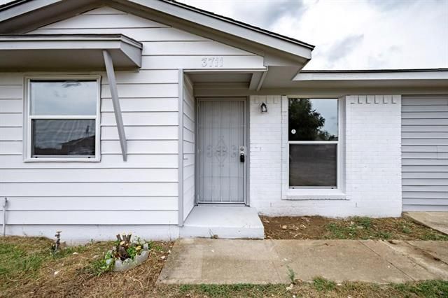 3711 Stateoak Dr, Dallas, TX 75241