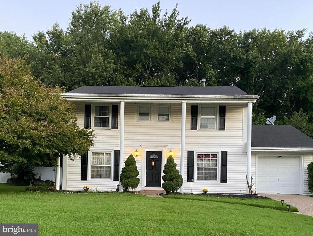 305 Hialeah Dr, Cherry Hill, NJ 08002