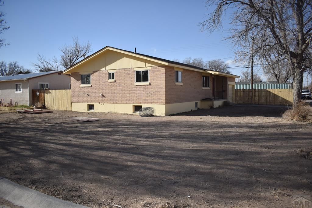 500 4th St, Fowler, CO 81039