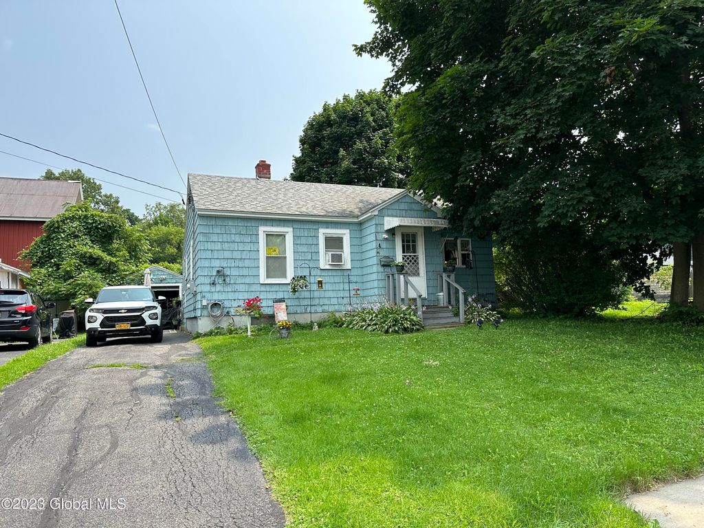 4 MAPLE Avenue, Gloversville, NY 12078 Trulia