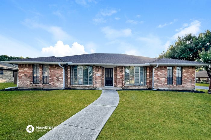 1006 Gracelane Dr, Desoto, TX 75115