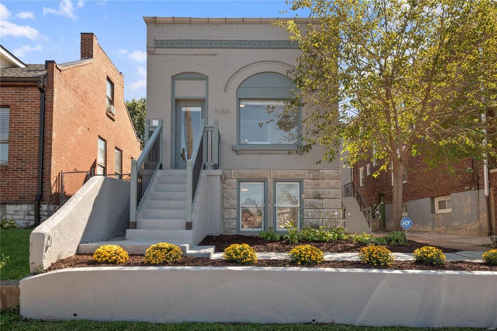 4366 Swan Ave, Saint Louis, MO 63110